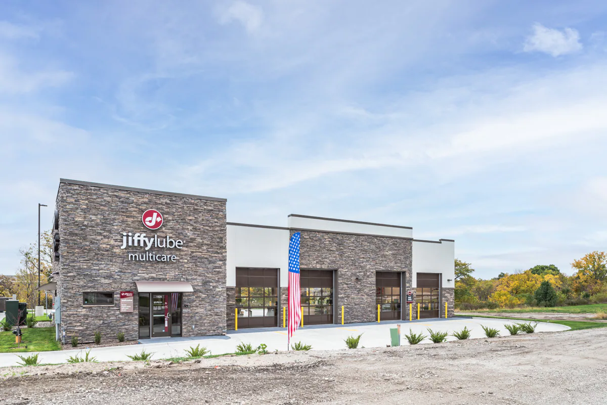 Jiffy Lube – Ankeny, completed project view 2 of 4