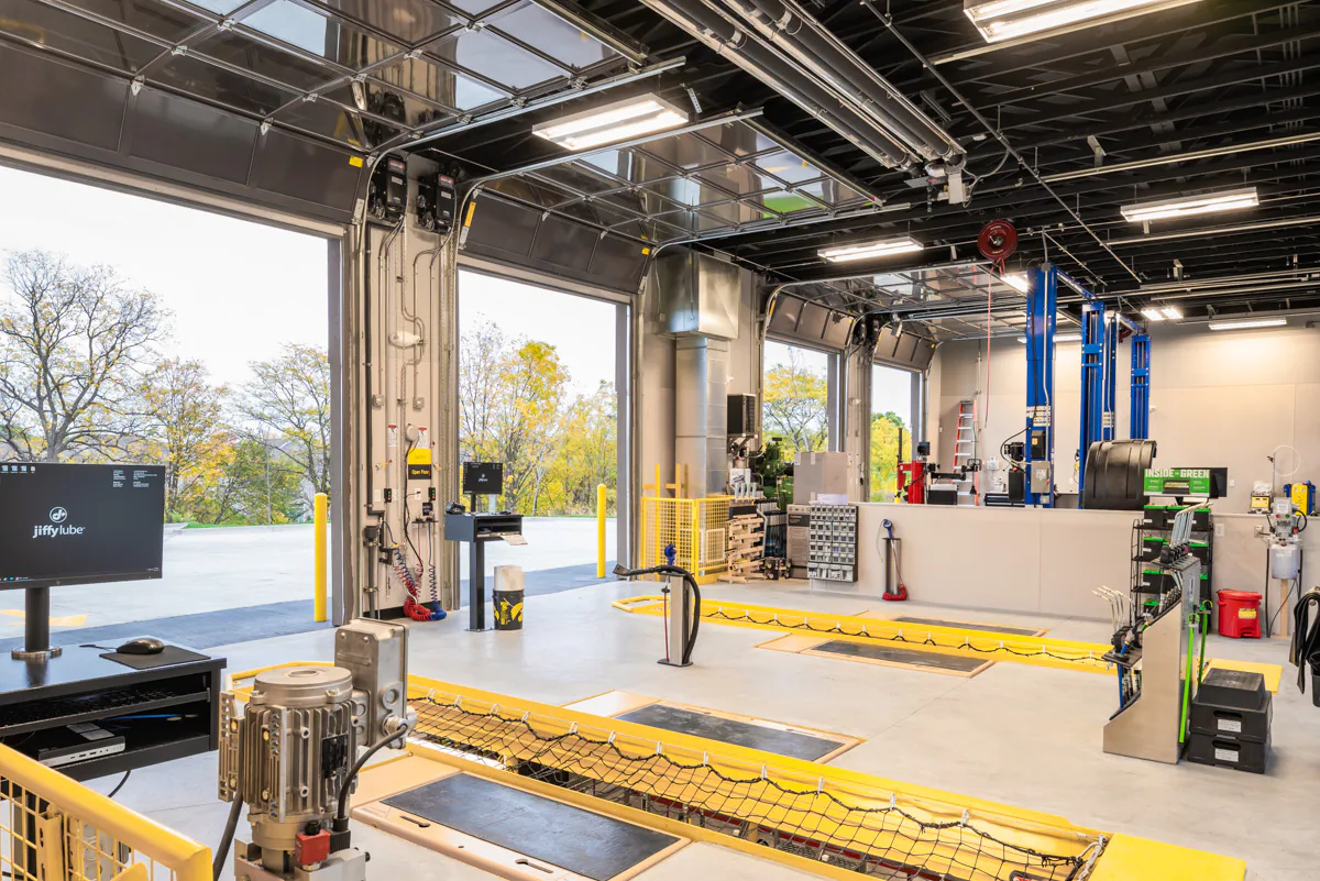 Jiffy Lube – Ankeny, completed project view 3 of 4